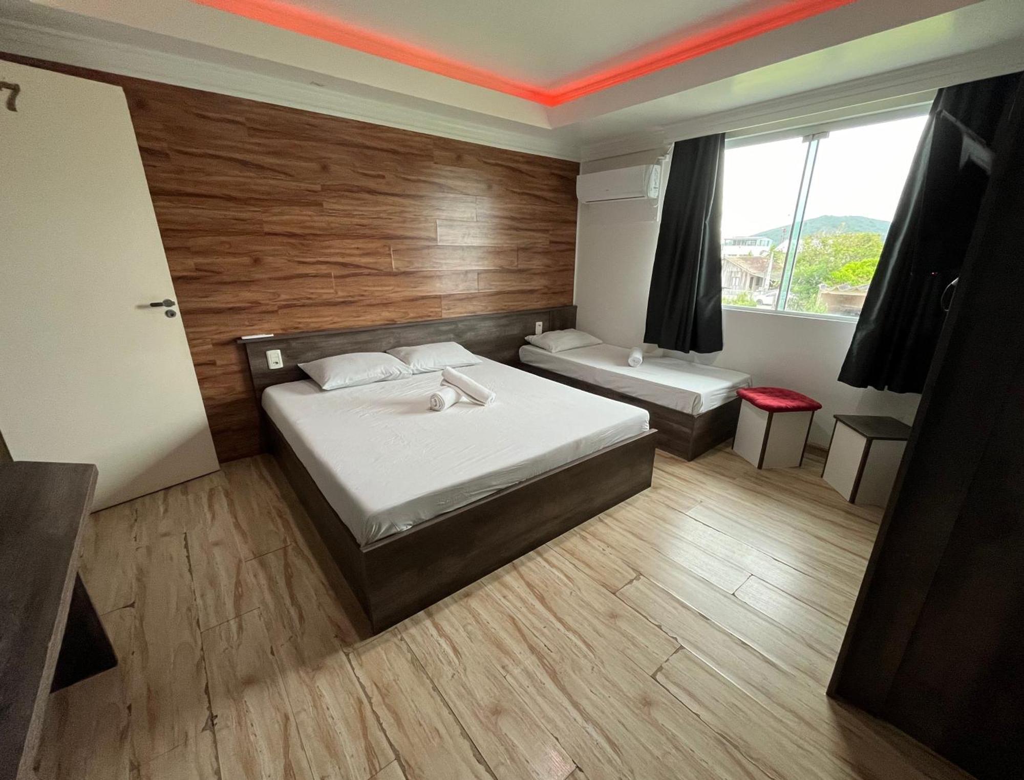 Savanna Suites - Beto Carrero Penha  Kültér fotó